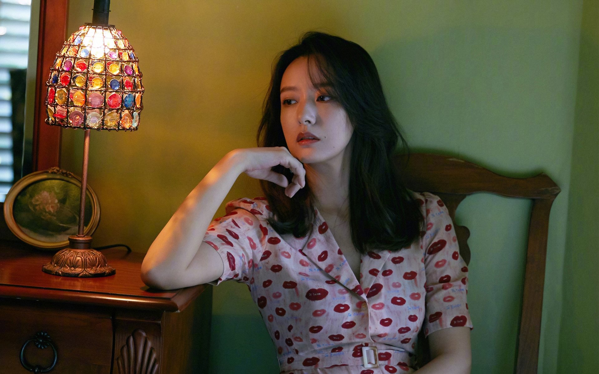 10米台入水姿势标准，水花极小，十米台水池有多深